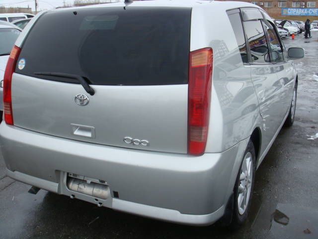 2000 Toyota Opa