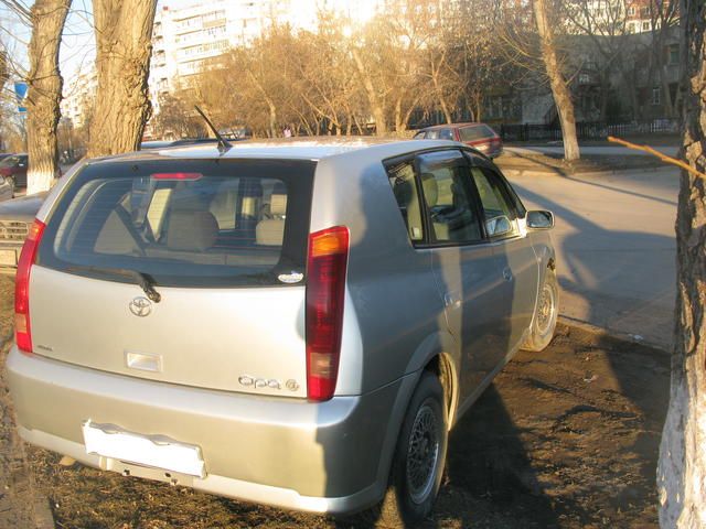 2000 Toyota Opa