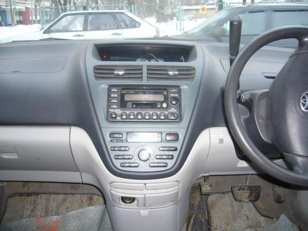 2000 Toyota Opa