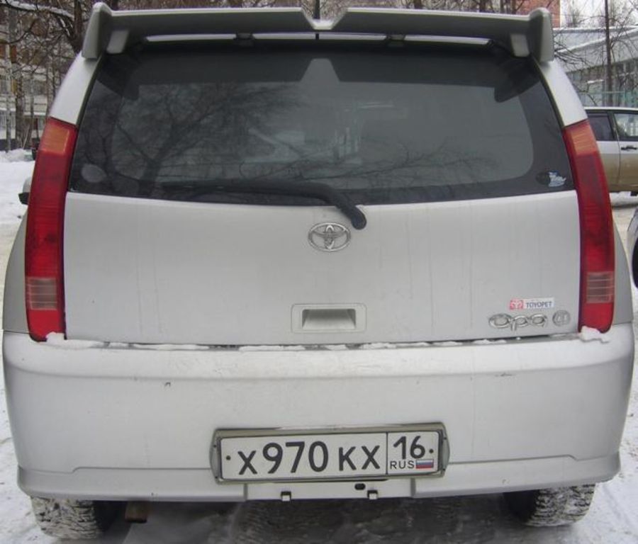 2000 Toyota Opa