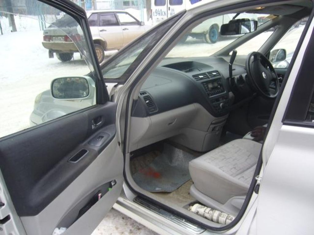 2000 Toyota Opa