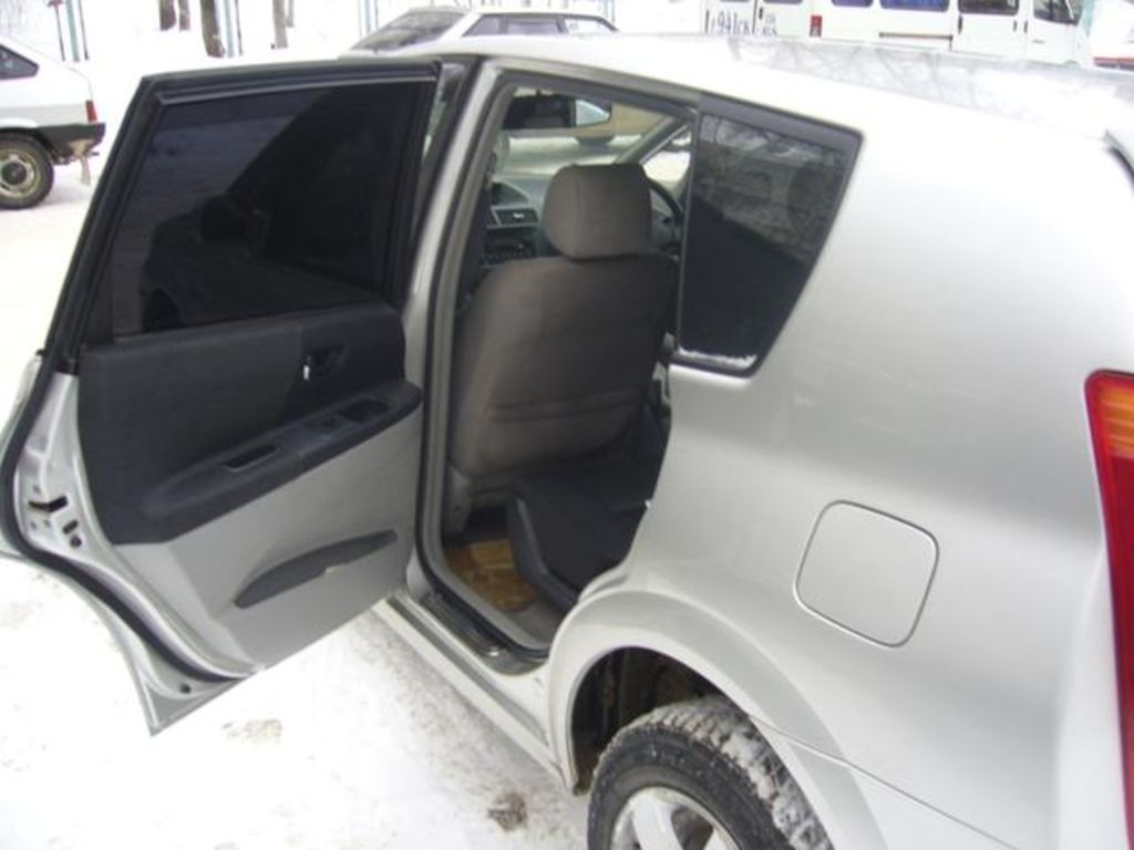 2000 Toyota Opa