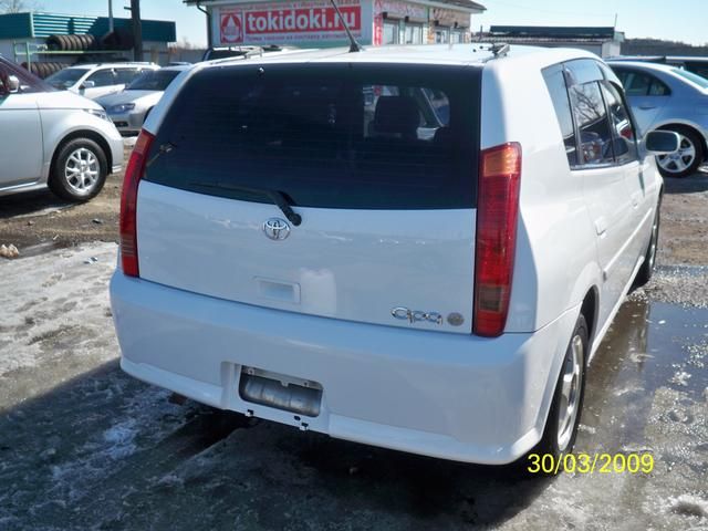 2000 Toyota Opa