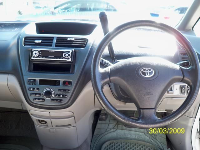 2000 Toyota Opa