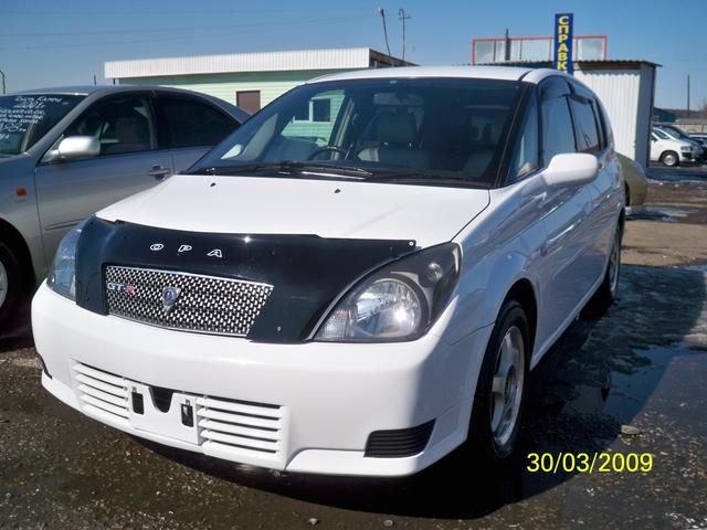 2000 Toyota Opa
