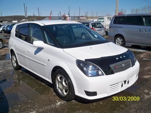 2000 Toyota Opa
