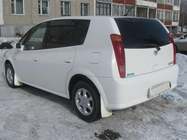 2000 Toyota Opa