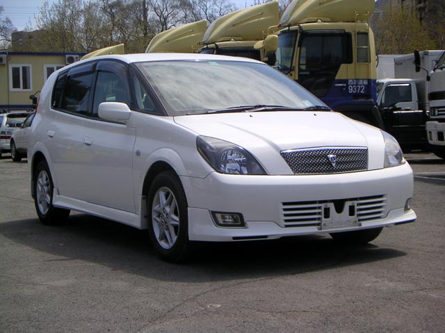 2000 Toyota Opa Photos