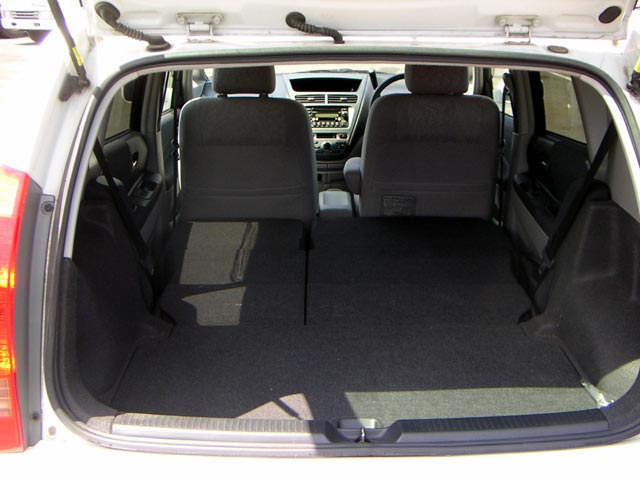 2000 Toyota Opa Pictures