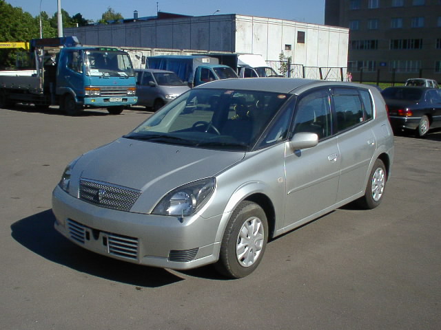 2000 Toyota Opa Pics