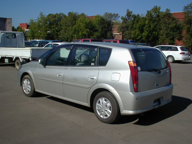 2000 Toyota Opa Pictures