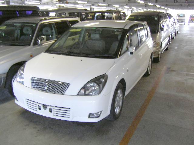 2000 Toyota Opa Photos
