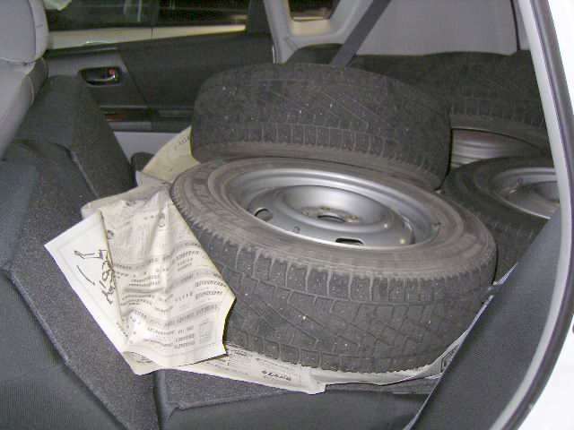 2000 Toyota Opa Pictures