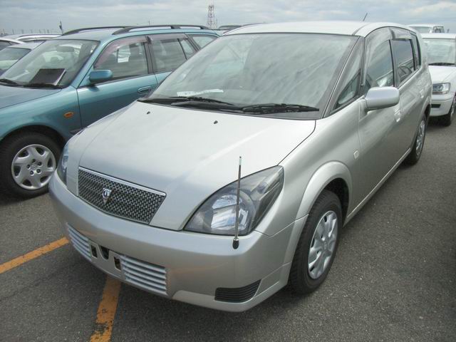 2000 Toyota Opa Pictures