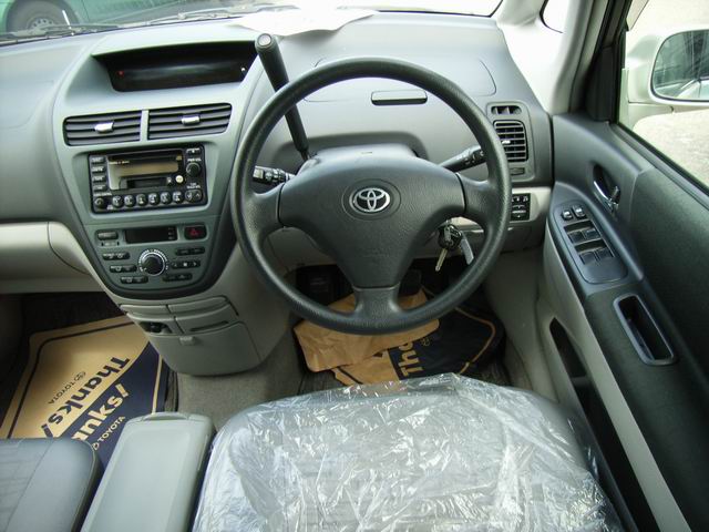 2000 Toyota Opa Photos
