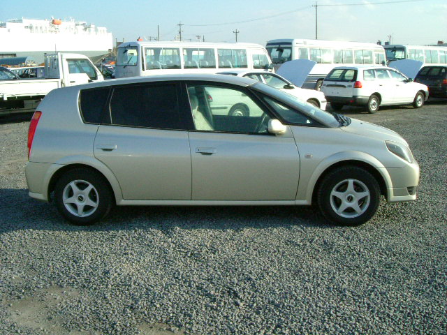 2000 Toyota Opa Pictures