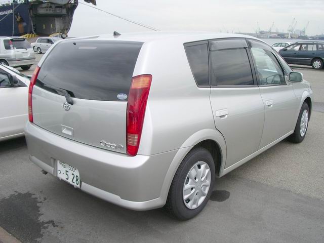 2000 Toyota Opa Pictures