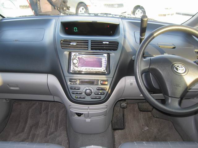 2000 Toyota Opa Pics