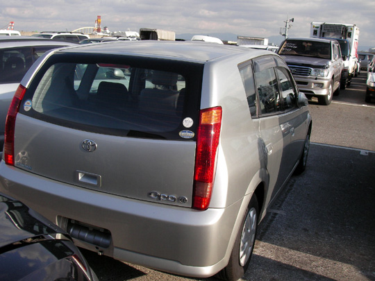 2000 Toyota Opa Pics