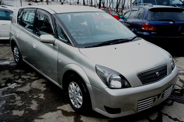 2000 Toyota Opa Photos