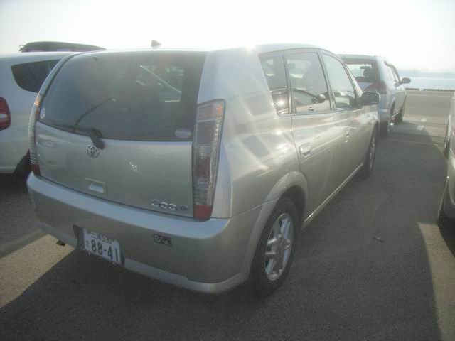 2000 Toyota Opa Pictures