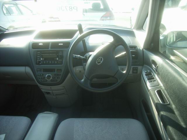 2000 Toyota Opa Pictures