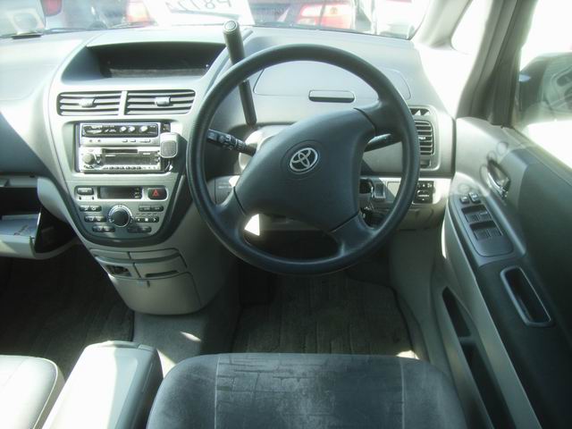 2000 Toyota Opa Pictures
