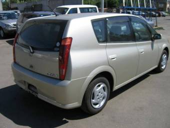 2000 Toyota Opa Photos