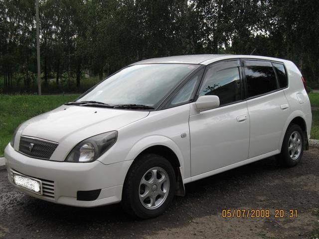 2000 Toyota Opa