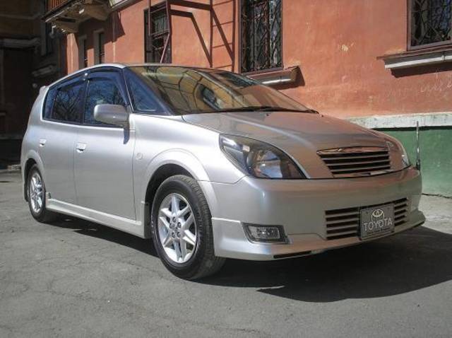 2001 Toyota Opa