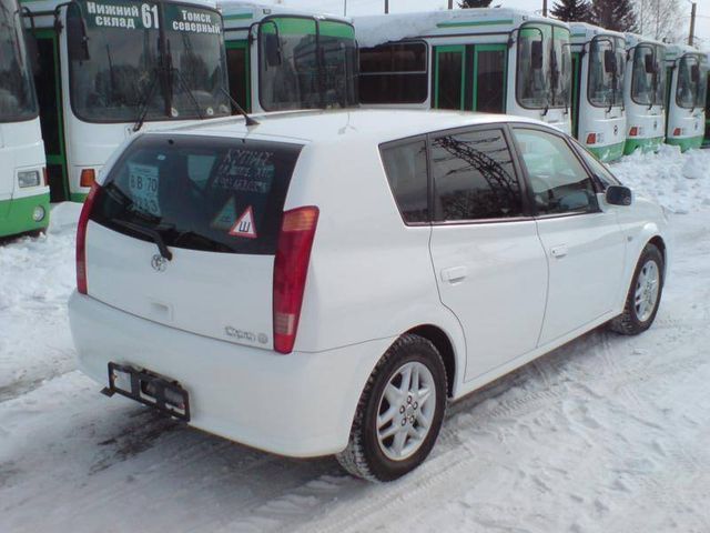2001 Toyota Opa