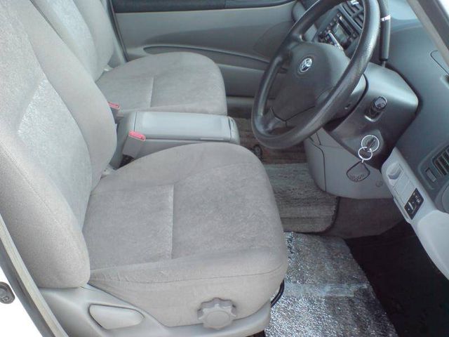 2001 Toyota Opa