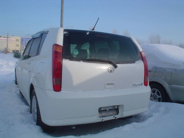 2001 Toyota Opa