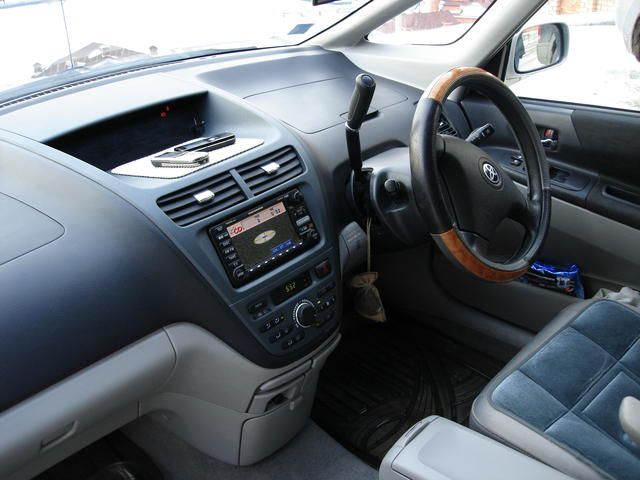 2001 Toyota Opa