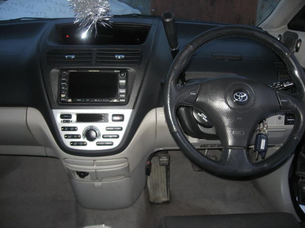 2001 Toyota Opa