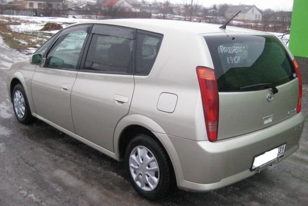 2001 Toyota Opa