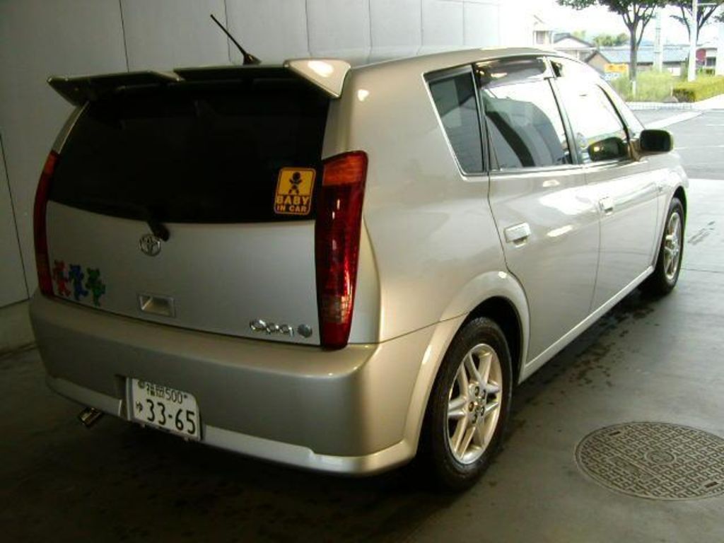 2001 Toyota Opa