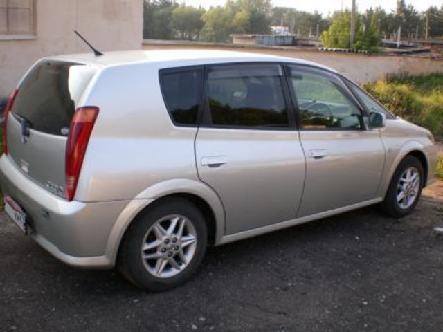 2001 Toyota Opa