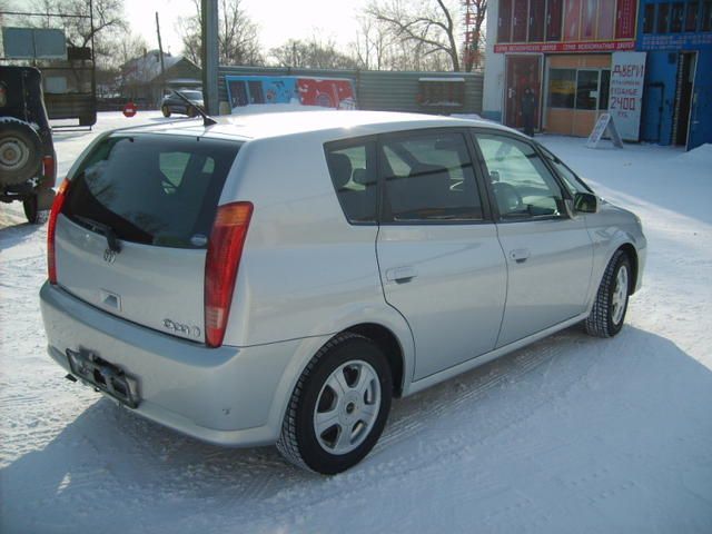 2001 Toyota Opa