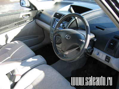 2001 Toyota Opa Pictures