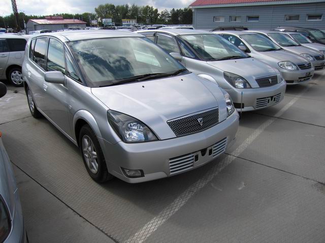 2001 Toyota Opa Pictures