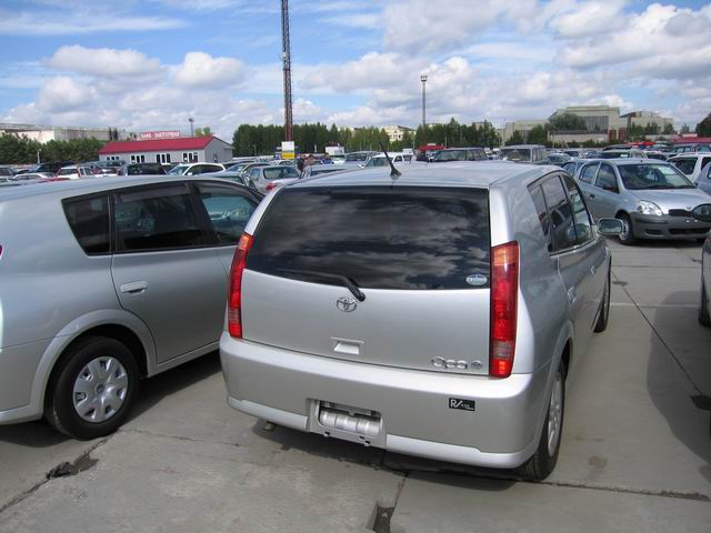 2001 Toyota Opa Pics