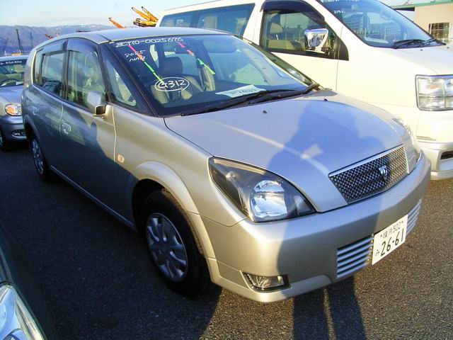 2001 Toyota Opa Pictures