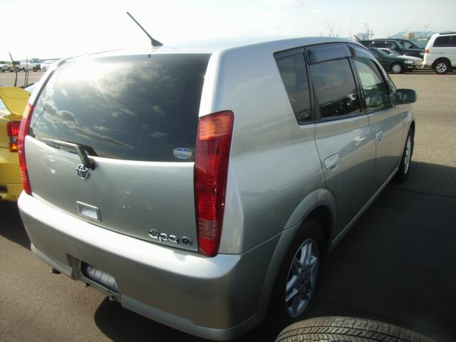 2001 Toyota Opa Photos