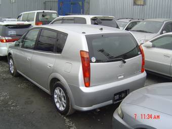 2001 Toyota Opa Photos