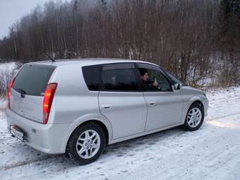 2001 Toyota Opa Photos
