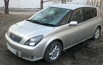 2001 Toyota Opa Photos