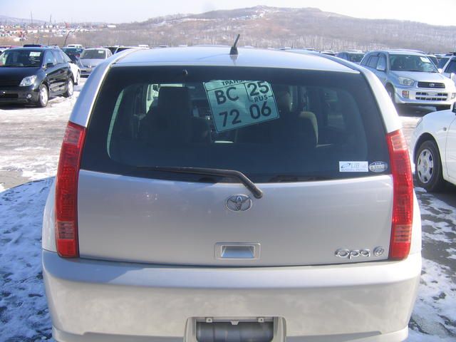 2002 Toyota Opa