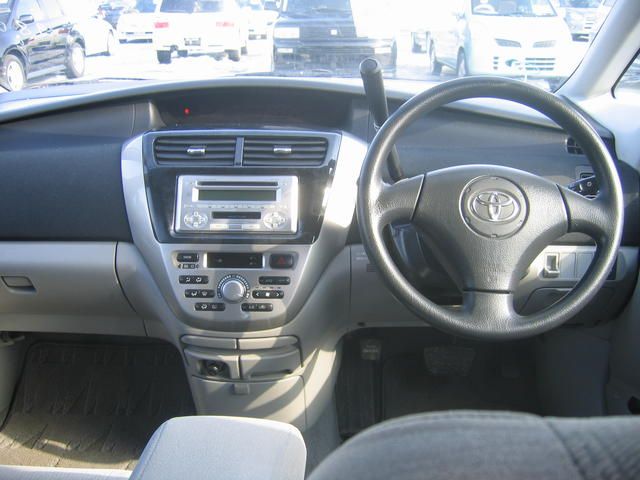 2002 Toyota Opa