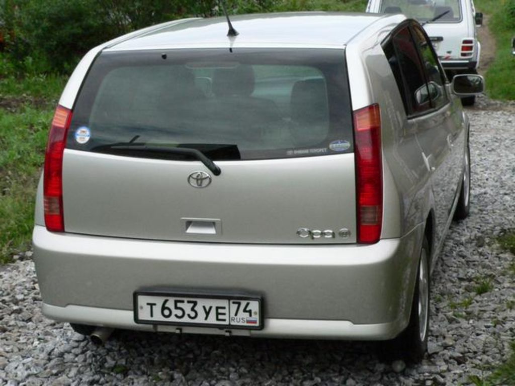 2002 Toyota Opa